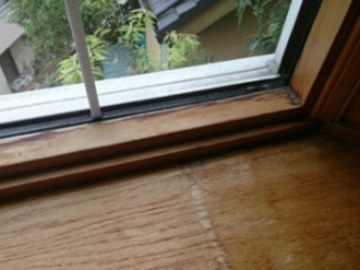 窓部から発生した雨漏り